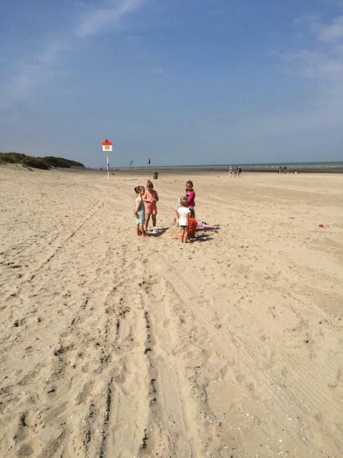 Gezellig Appartement Aan Oostduinkerkse Strand Oostduinkerke Esterno foto